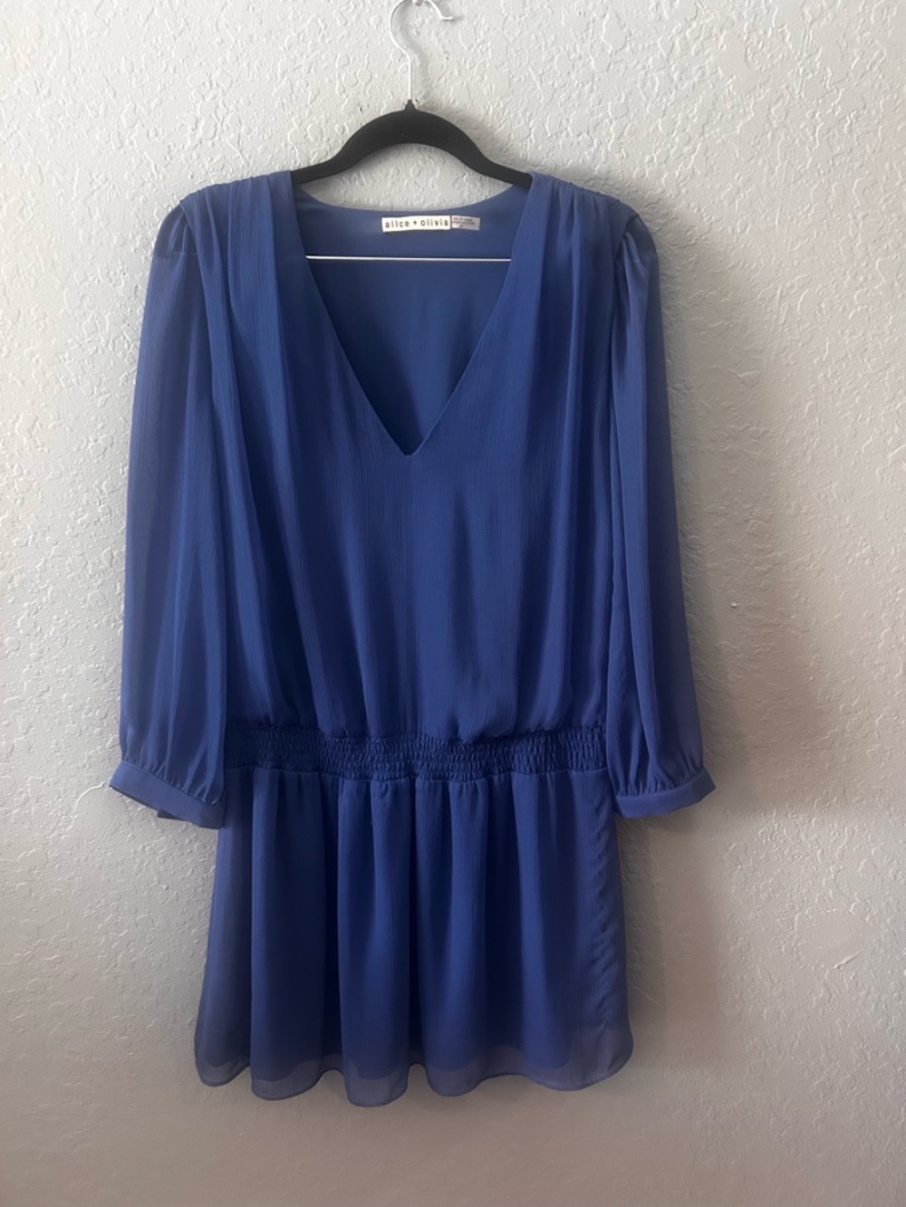 Alice + Olivia Blue Chiffon Smocked Mini Dress V-Neck Long Sleeve Size 8